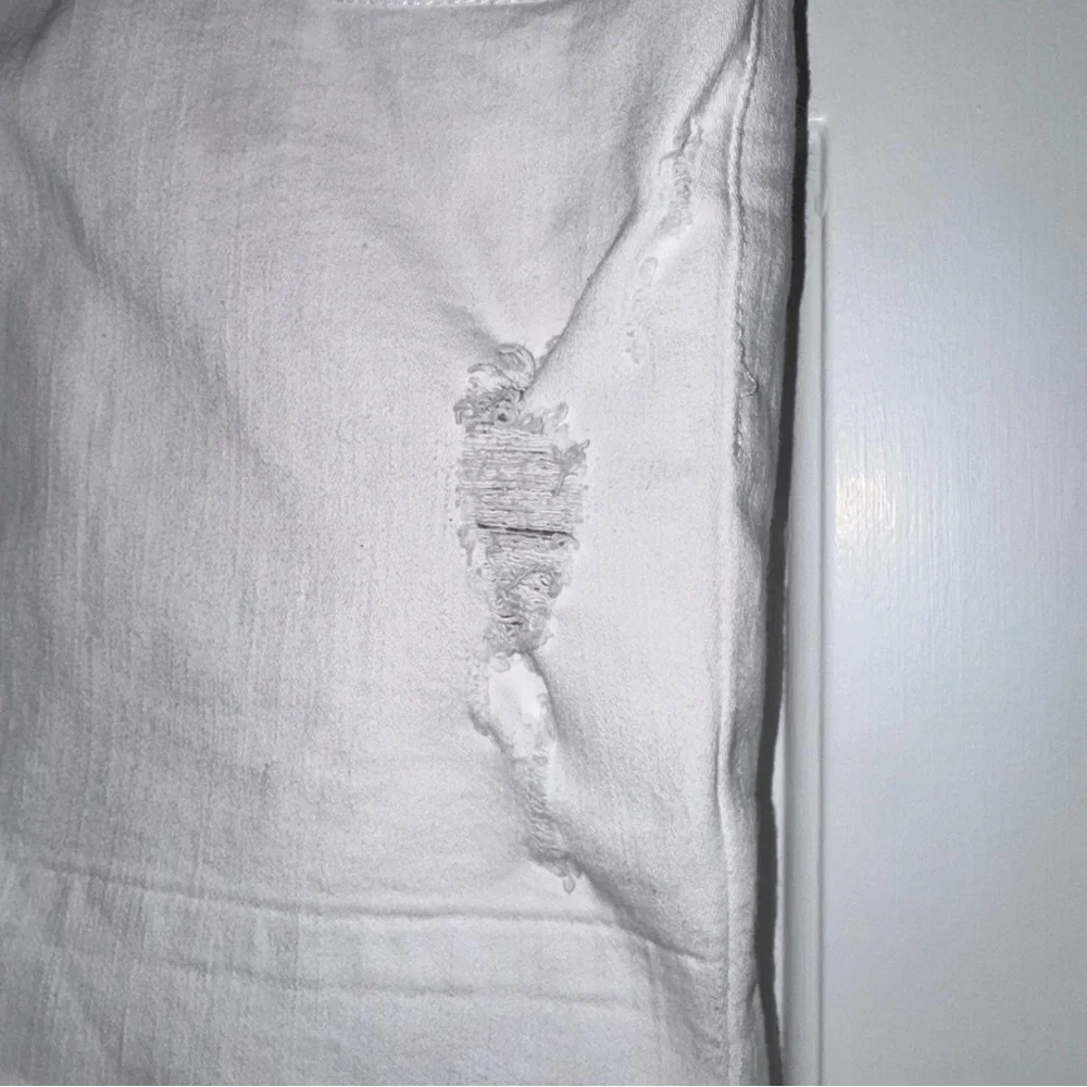 J Brand Lela pencil skirt in destructive white denim distressed 32
